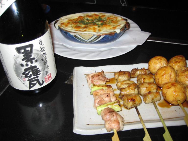Yakitori et bière Yakitori et bière