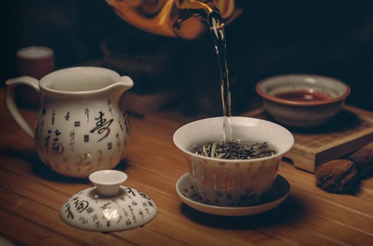 Consommer des aliments riches en antioxydants tels que le thé Le thé vert améliore la mémoire et combat l’obésité