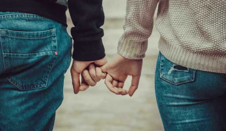 Le pouvoir de l'empathie et du contact humain contre la douleur