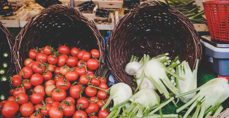 La consommation de fruits et de légumes crus La consommation de fruits et de légumes crus