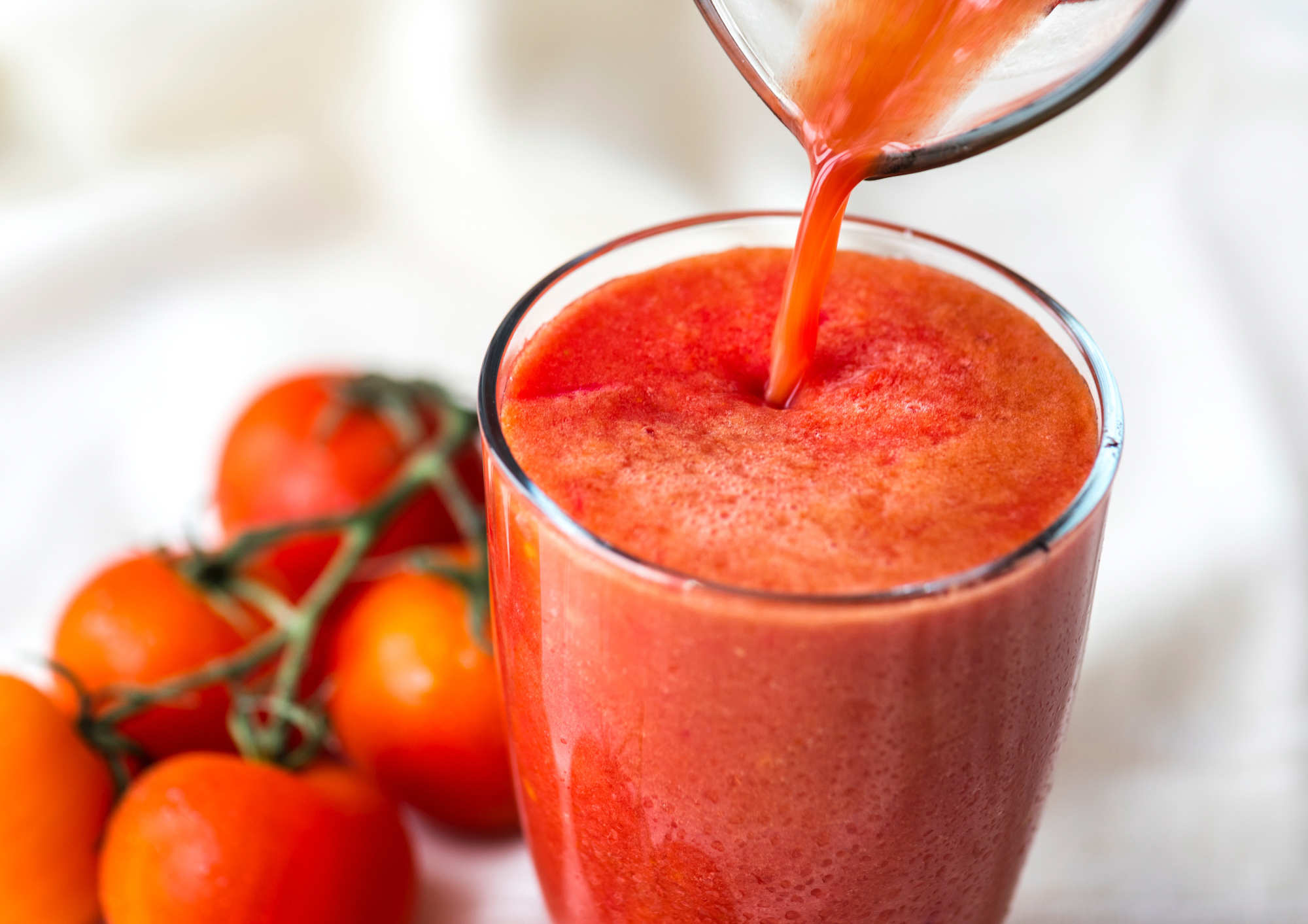 Boire du jus de tomate non salé aide à réduire le risque de maladie cardiovasculaire