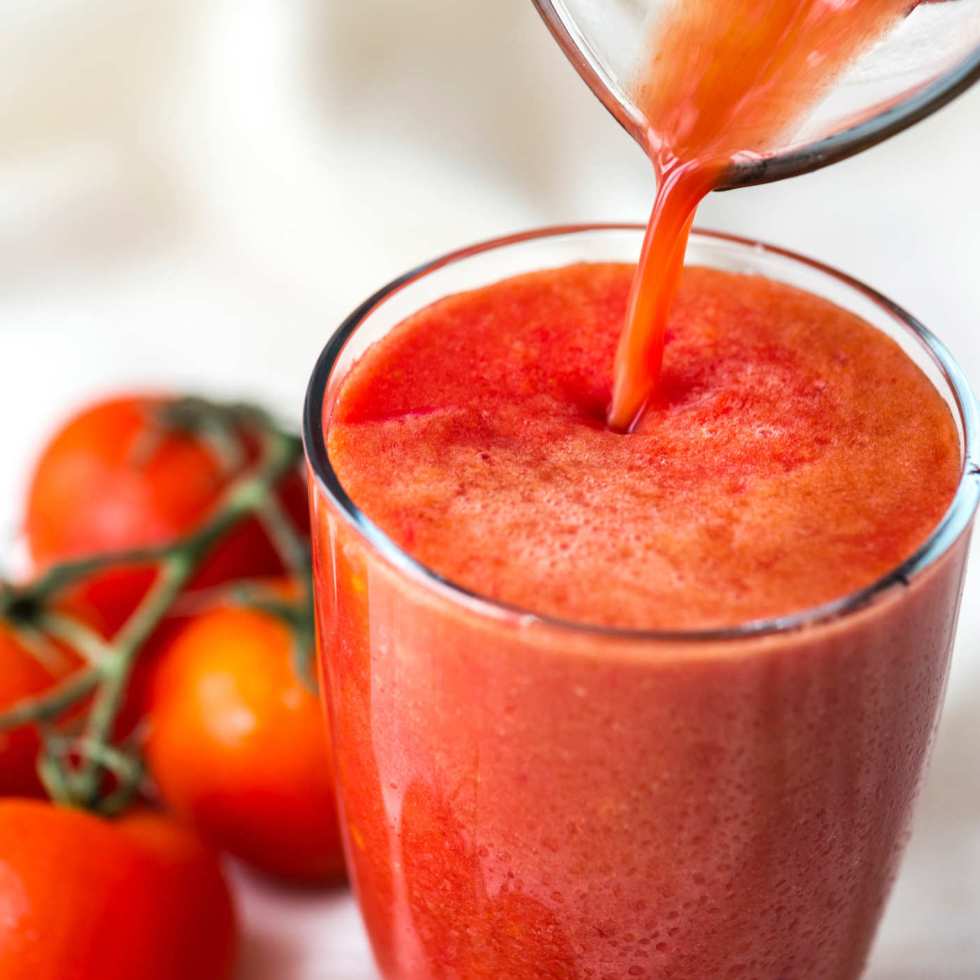 Boire du jus de tomate non salé aide à réduire le risque de maladie cardiovasculaire